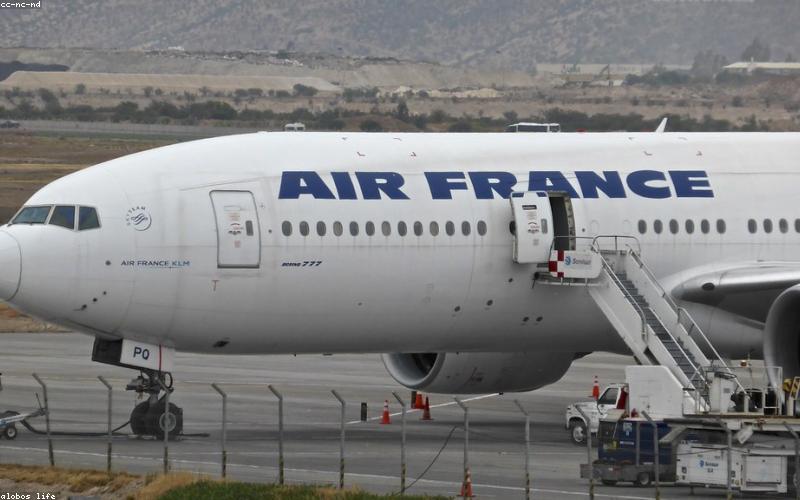 طائرة في مطار سانتياغو